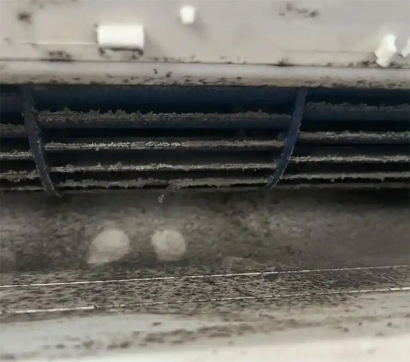 阳信空调吹的风有股烧焦味是怎么回事